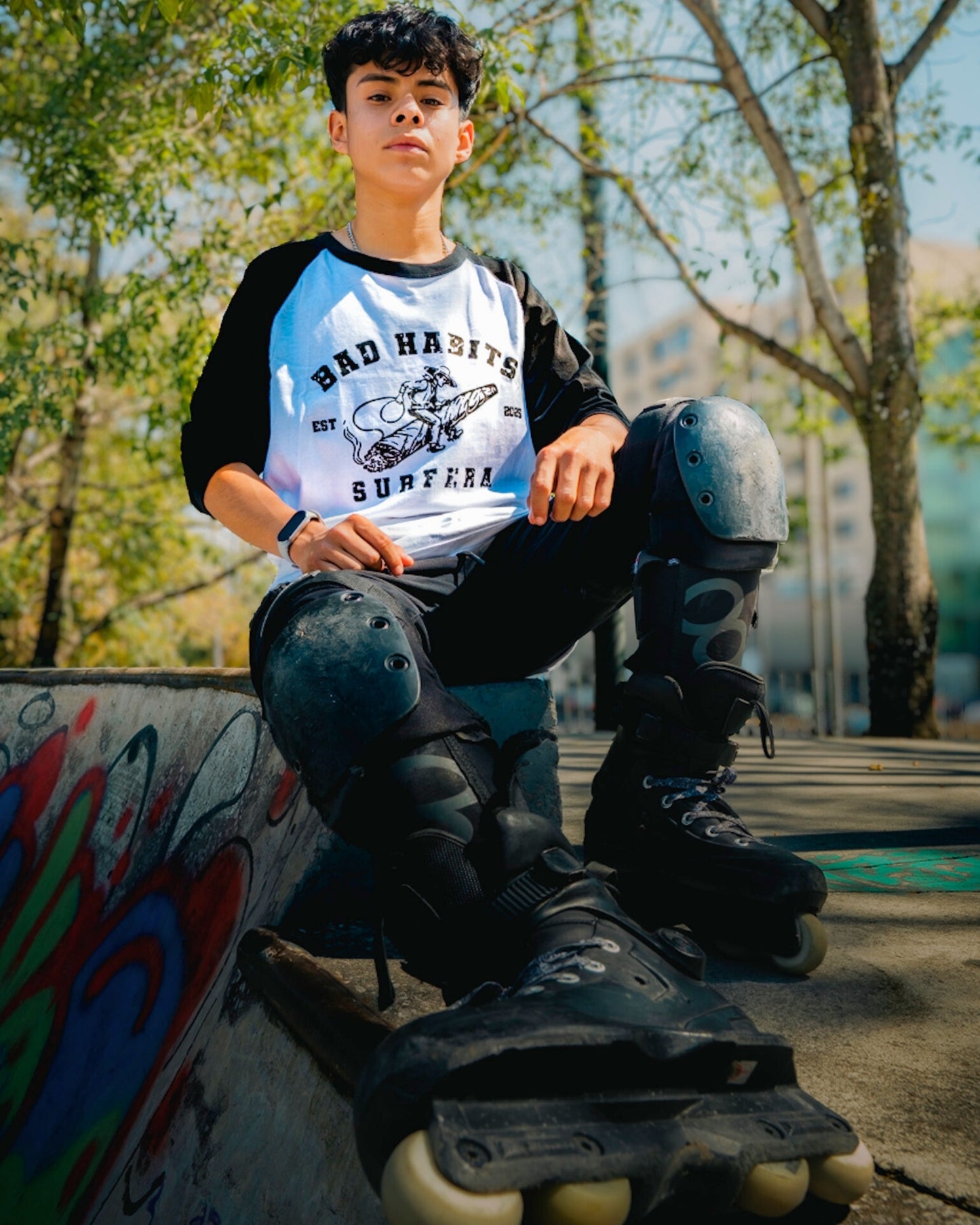 Playera Ranglán Negra Bad Habits