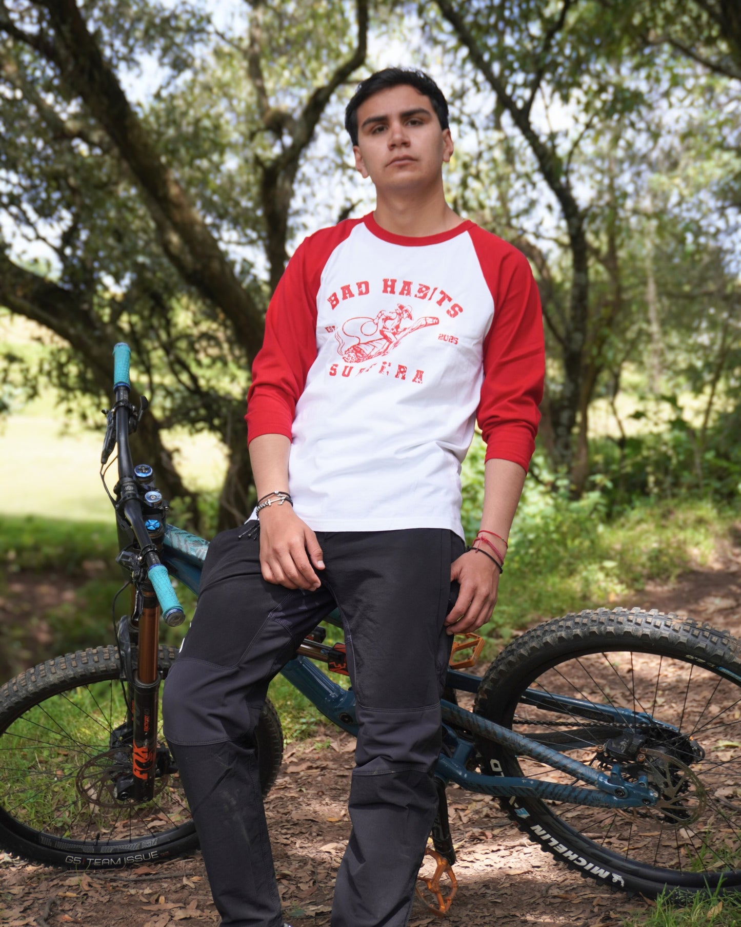 Playera Ranglán Roja Bad Habits