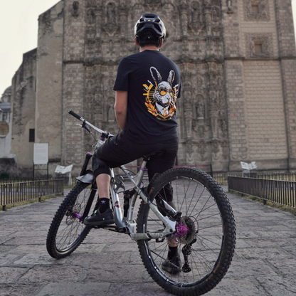 Playera WildRabbit Surfera rider montaña vista trasera